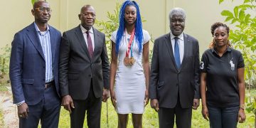 Kimi Laurène reçue par Beugré Mambe