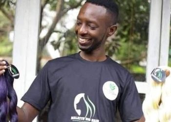 RDC : Serge Bashonga invente des mèches biodégradables avec les fibres de bananiers