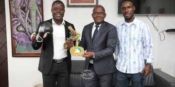 L’Université Félix Houphouët-Boigny (UFHB) a célébré le 5 février 2025 l’un de ses étudiants d’exception, Francis N’Goran, champion national de Côte d'Ivoire en Mixed Martial Arts (MMA)