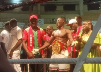 Mathias Napaongo triomphe au Gala international de boxe