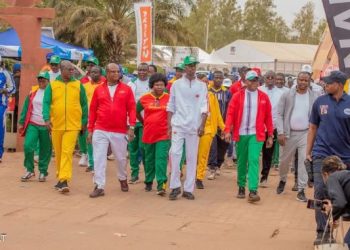 Wendingoudi Louis Modeste Ouédraogo, a donné le 21 février 2025 le coup d'envoi du cross populaire