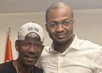 Polémique après avoir offert deux voitures à des artistes