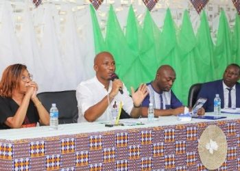 Didier Drogba, a été reçu en audience par le président de l’Université Félix Houphouët-Boigny, Prof. Ballo Zié