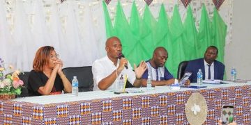 Didier Drogba, a été reçu en audience par le président de l’Université Félix Houphouët-Boigny, Prof. Ballo Zié