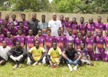 Didier Drogba, a créé la surprise en rendant visite au centre de formation d’Emmanuel Eboué le 20 mars 2025