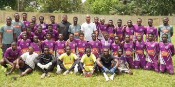 Didier Drogba, a créé la surprise en rendant visite au centre de formation d’Emmanuel Eboué le 20 mars 2025