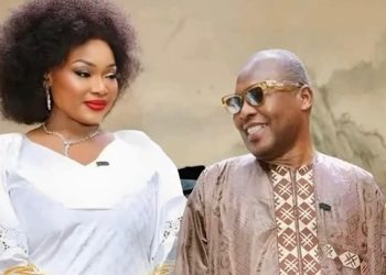 Oumou Sangaré rend hommage à Amadou Bagayoko