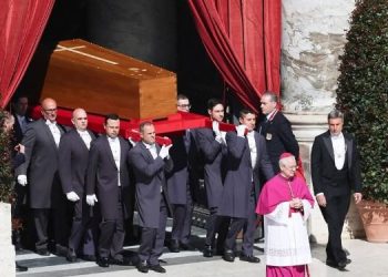 Le Pape François inhumé