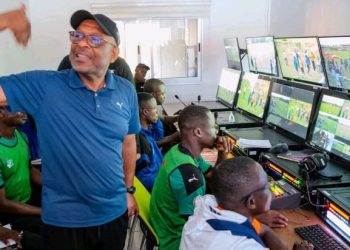 La technologie d’assistance vidéo à l’arbitrage, plus connue sous l’acronyme VAR, fera ses grands débuts en Ligue 1  à l’occasion de la 28e journée du championnat national