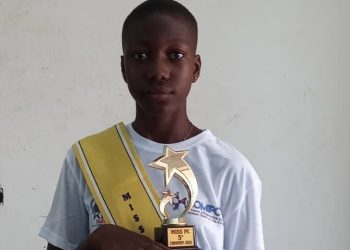L’élève Essy Affoua Ramatou Isabelle du collège Catholique Sacré Cœur de Jésus de Bondoukou, lauréate Miss Physique-chimie niveau 5ème