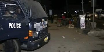 Un jeune homme de 21 ans, Zézé Ange, a été tué par balle dans la nuit du jeudi 1er au vendredi 2 mai 2025 à Tagoura