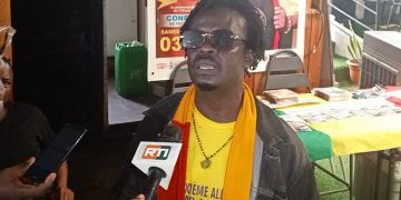David Akymson de son vrai nom Aké N’Guessan David a dévoilé ce samedi 3 mai 2025 son tout nouvel album intitulé Far Away