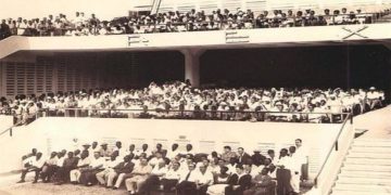 Le samedi 21 mai 1932 restera gravé dans les mémoires des Abidjanais. Pour la première fois dans l’histoire de la ville, une séance de cinéma parlant et sonore a été projetée