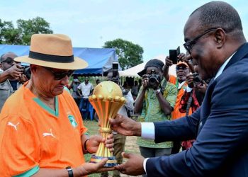 Assinie Mafia a vibré ce samedi 24 mai 2025 au rythme de la passion du football, à l’occasion de la présentation officielle du trophée de la Coupe d’Afrique des Nations (CAN) 2023