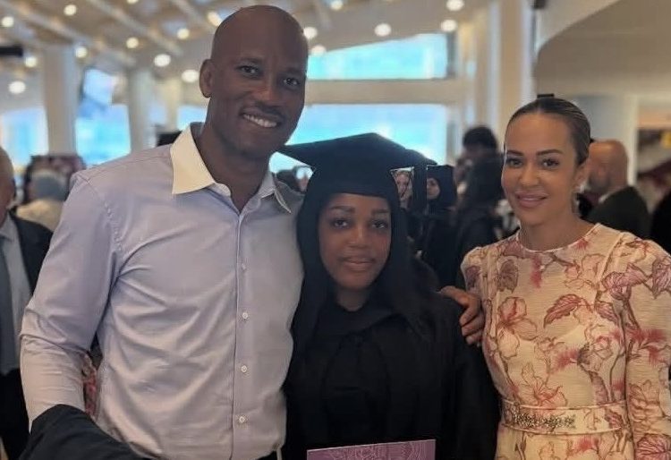La fille de la légende ivoirienne du football, Didier Drogba, a obtenu avec succès son diplôme en Business Management