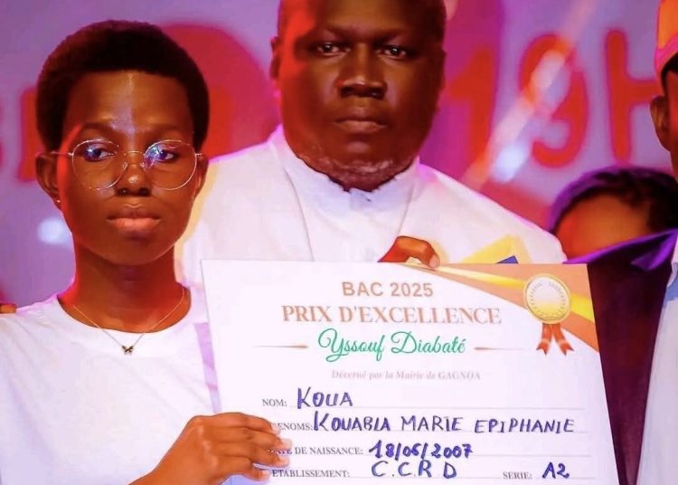 Koua Kouabia Marie Épiphanie. Élève brillante du Collège Catholique CCRD, elle a été couronnée meilleure bachelière de la région