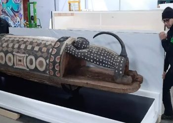 Le tambour parleur Djidji Ayôkwé