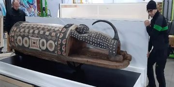 Le tambour parleur Djidji Ayôkwé