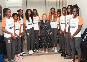 Ce mardi 5 août 2025, la Première Dame de Côte d’Ivoire, Dominique Ouattara, a ouvert les portes de la résidence présidentielle aux joueuses de l’équipe nationale féminine de basketball