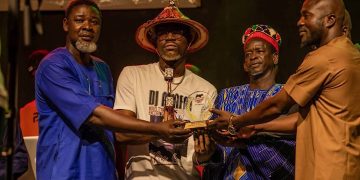 Ariel Sheney a reçu un prix d’honneur au Burkina Faso
