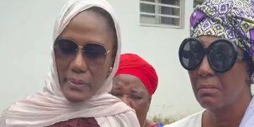 Nady Bamba Gbagbo, épouse de l’ancien président Laurent Gbagbo est sur pied afin de retrouver son « fils » Ibrahim Zigui