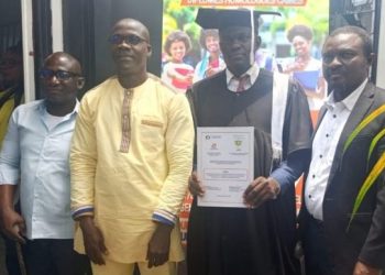 le président du GSR-CI, Boza Jean-Guillaume, décroche son Master