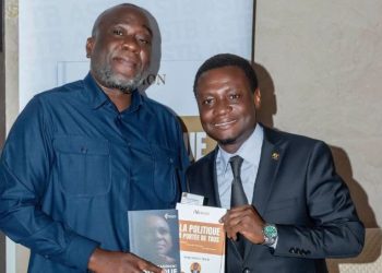 La salle du Casino Barrière du Sofitel Abidjan Hôtel Ivoire a servi de cadre, ce mercredi 8 octobre 2025, à la double cérémonie de présentation et de dédicace des ouvrages de l’écrivain Ange Sahali-Tra Bi