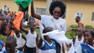 la Fondation Olivia Yacé, Miss Côte d’Ivoire 2021 et Miss Universe Côte d’Ivoire 2025, a mené le mardi 14 octobre 2025 la deuxième action officielle de sa Fondation à l’École Maternelle et Primaire Hermann Gmeiner du Village SOS d’Abobo