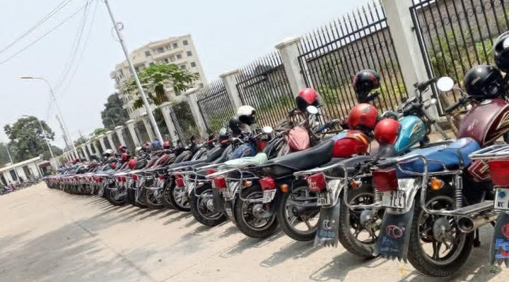 Le gouvernement congolais a annoncé la suspension immédiate de l’importation des machettes et des motos de toutes catégories sur l’ensemble du territoire national