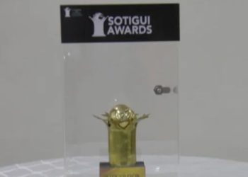 Sotigui Awards 2025 : Le dramaturge et comédien malien, Kerfa le fou reçoit un Sotigui d’honneur pour ses 30 ans de carrière
