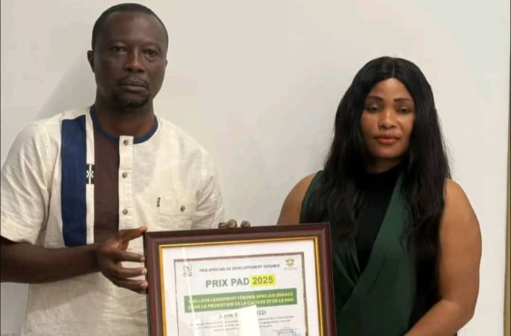 Elvire Kissi, consacrée Meilleur Leadership Féminin Africain 2025 pour son engagement dans la promotion de la culture et de la paix