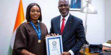 L’Ambassade de Côte d’Ivoire en France a accueilli, le samedi m15 novembre 2025, une invitée d’exception : la jeune artiste ivoirienne Mylène Amon