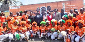 La ferveur orange, blanc et vert a soufflé jeudi 27 novembre 2025 sur Cocody, où s’est tenue l’ouverture officielle de l’agence physique d’enrôlement du Comité National de Soutien aux Éléphants