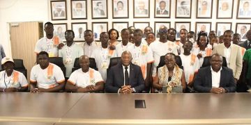 Les Éléphants archers ont été reçus mercredi 26 novembre 2025 par le ministre délégué auprès du Premier ministre chargé des Sports et du Cadre de vie, Silas Adjé Metch, pour lui présenter les 15 médailles