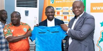 La grande famille de l’arbitrage ivoirien a rendu un vibrant hommage à l’arbitre international Kpan Clément