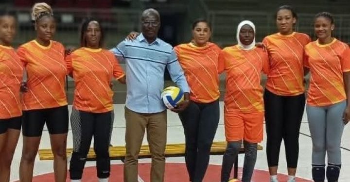 l’Office National des Sports (ONS) a officiellement lancé une équipe féminine de volley-bal