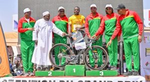 Le boulevard Noël Isidore Thomas Sankara a servi de cadre, ce dimanche 15 février, à la deuxième édition du Grand Prix cycliste de la Radiodiffusion-Télévision du Burkina