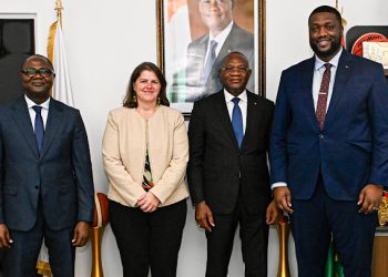 Le ministre ivoirien des Sports, Adjé Silas Metch, a reçu en audience, ce mardi 10 mars 2026, à son cabinet, l’ambassadrice du Canada en Côte d’Ivoire, Sandra Choufani