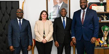 Le ministre ivoirien des Sports, Adjé Silas Metch, a reçu en audience, ce mardi 10 mars 2026, à son cabinet, l’ambassadrice du Canada en Côte d’Ivoire, Sandra Choufani