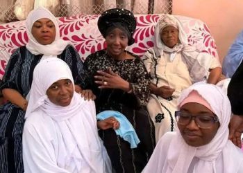 La diva ivoirienne Aïcha Koné a effectué le déplacement à Bamako pour rendre un dernier hommage à son mentor, Boncana Maïga