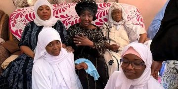 La diva ivoirienne Aïcha Koné a effectué le déplacement à Bamako pour rendre un dernier hommage à son mentor, Boncana Maïga