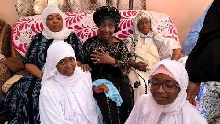 La diva ivoirienne Aïcha Koné a effectué le déplacement à Bamako pour rendre un dernier hommage à son mentor, Boncana Maïga