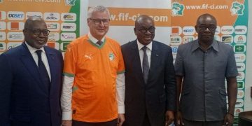 Le président de la Fédération Ivoirienne de Football (FIF), Idriss Diallo, a accordé une audience ce vendredi 13 mars 2026 à l’ambassadeur d’Allemagne en Côte d’Ivoire, Matthias Veltin