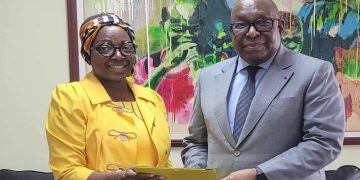 Marie-Catherine Koissy, promotrice-Fondatrice-Directrice de Cocody FM a annoncé sa retraite à 62 ans, après 40 ans de service