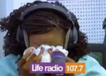 Charlotte Dipanda fond en larmes