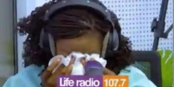 Charlotte Dipanda fond en larmes