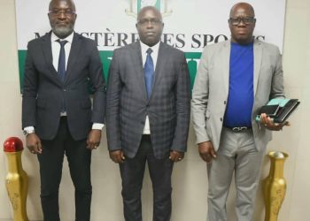 le ministre des Sports Adjé Silas Metch a reçu en audience à son cabinet le professeur Dabié Désiré Axel Nassa