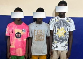 les forces de police du commissariat de circonscription de Niakara ont procédé à l’interpellation de trois individus présumés auteurs d’un important vol