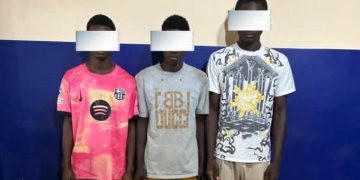 les forces de police du commissariat de circonscription de Niakara ont procédé à l’interpellation de trois individus présumés auteurs d’un important vol