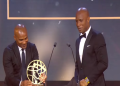 Didier Drogba, a été honoré en recevant le trophée de joueur citoyen de l’année